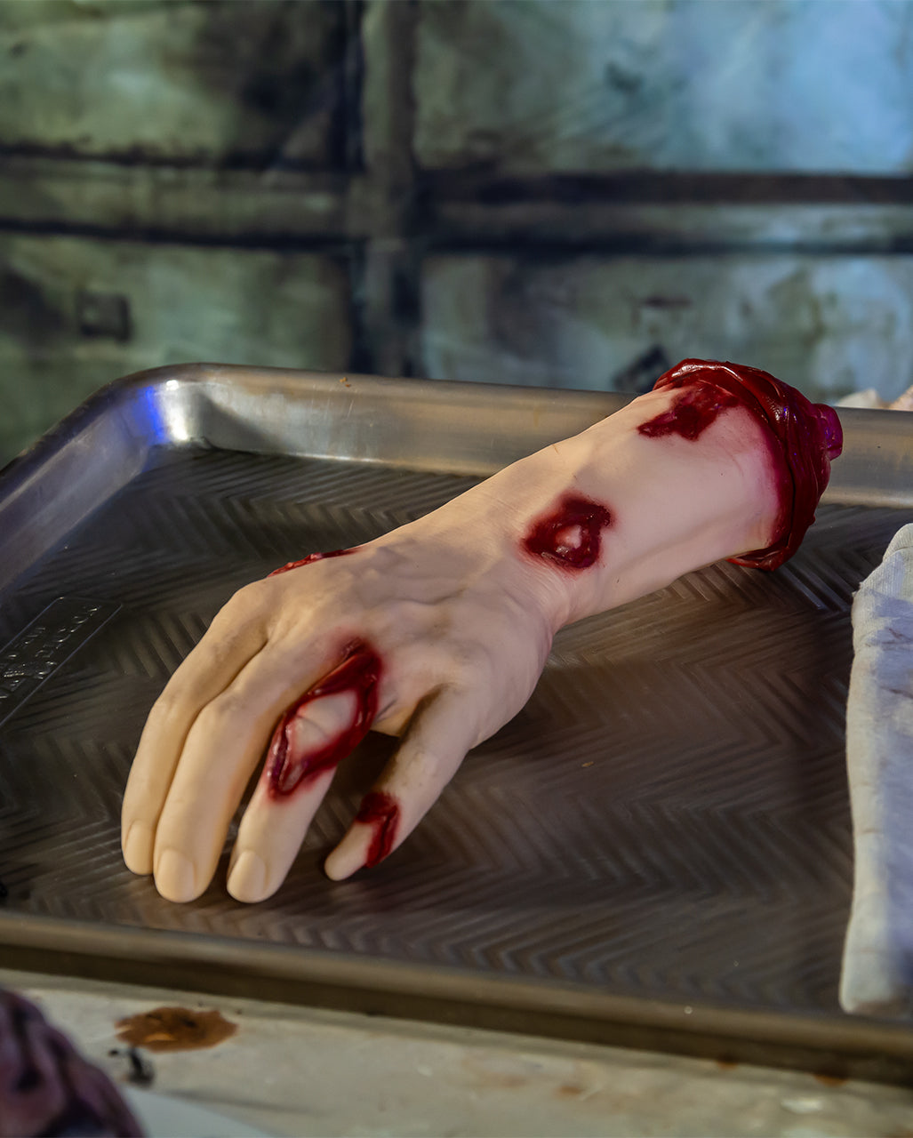 Abgetrennte Hand mit Wunden 25cm