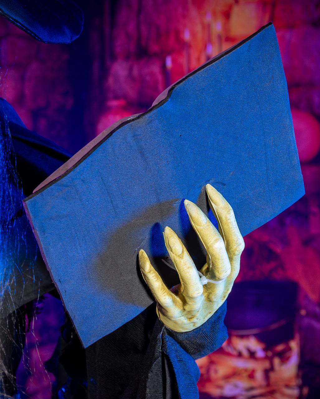 Belladonna die Shadowbrew Hexe Halloween Animatronic 198cm