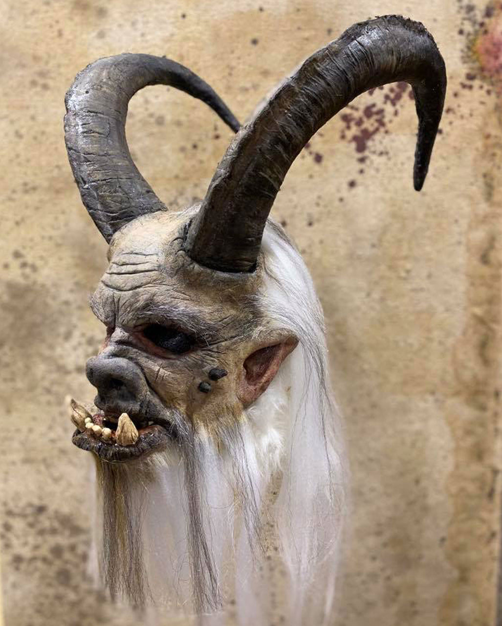 Blizzard Schnee Krampus Maske