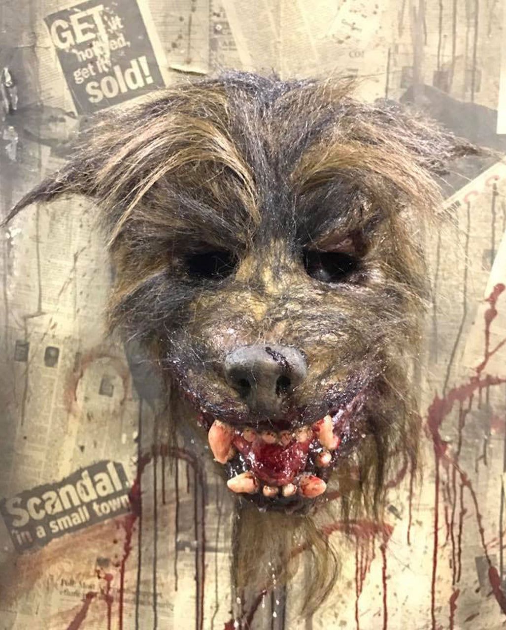 Blutige Werwolf Maske mit struppigem Kunstfell