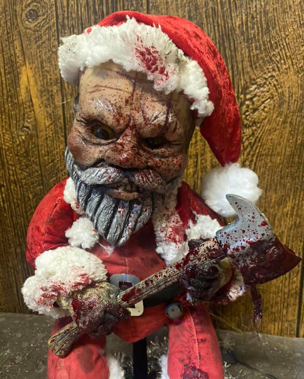 Blutige Santa Claus Friedhofs Puppe 50cm