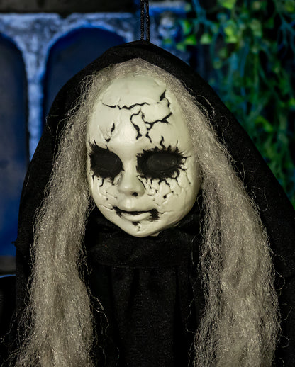 Gebrochene Gothic Puppe Hängefigur 50cm