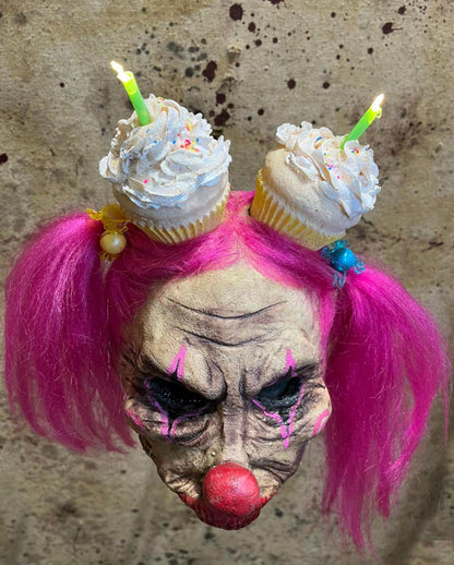 Cupcake Karen Maske mit Haaren