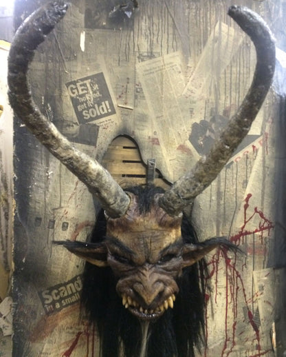 Verstörende Krampus Maske mit Hörnern