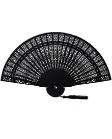 Schwarzer Fächer mit Lochmuster
