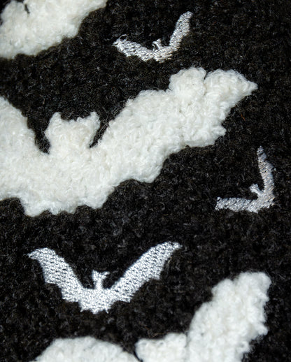 Kuschelweiche Hausschuhe mit Fledermaus Motiv
