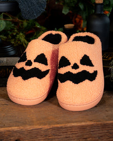 Kuschelweiche Hausschuhe mit Halloween Kürbisgesicht