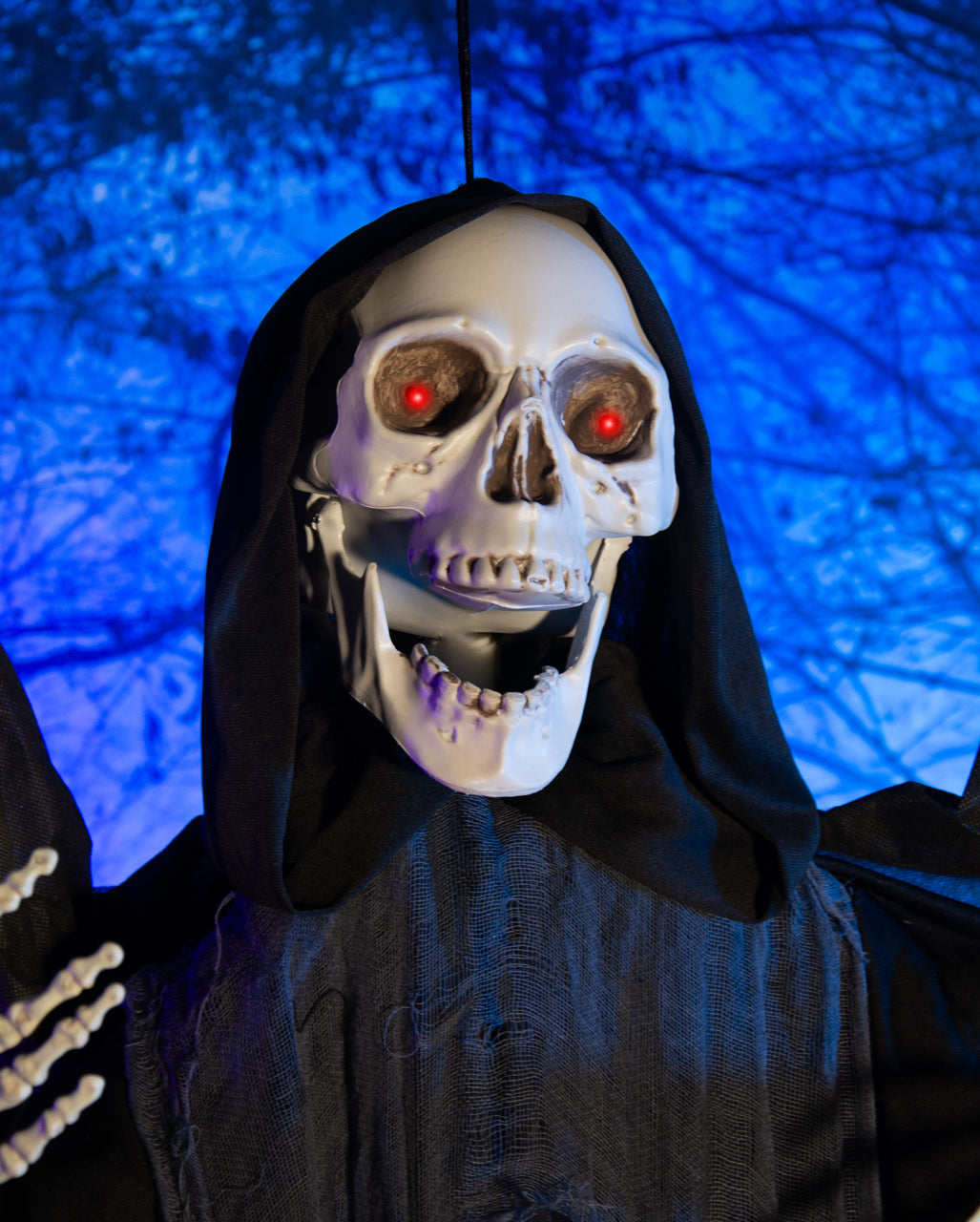 Wing-flapping Skeleton Reaper With Sound & Light 153cm