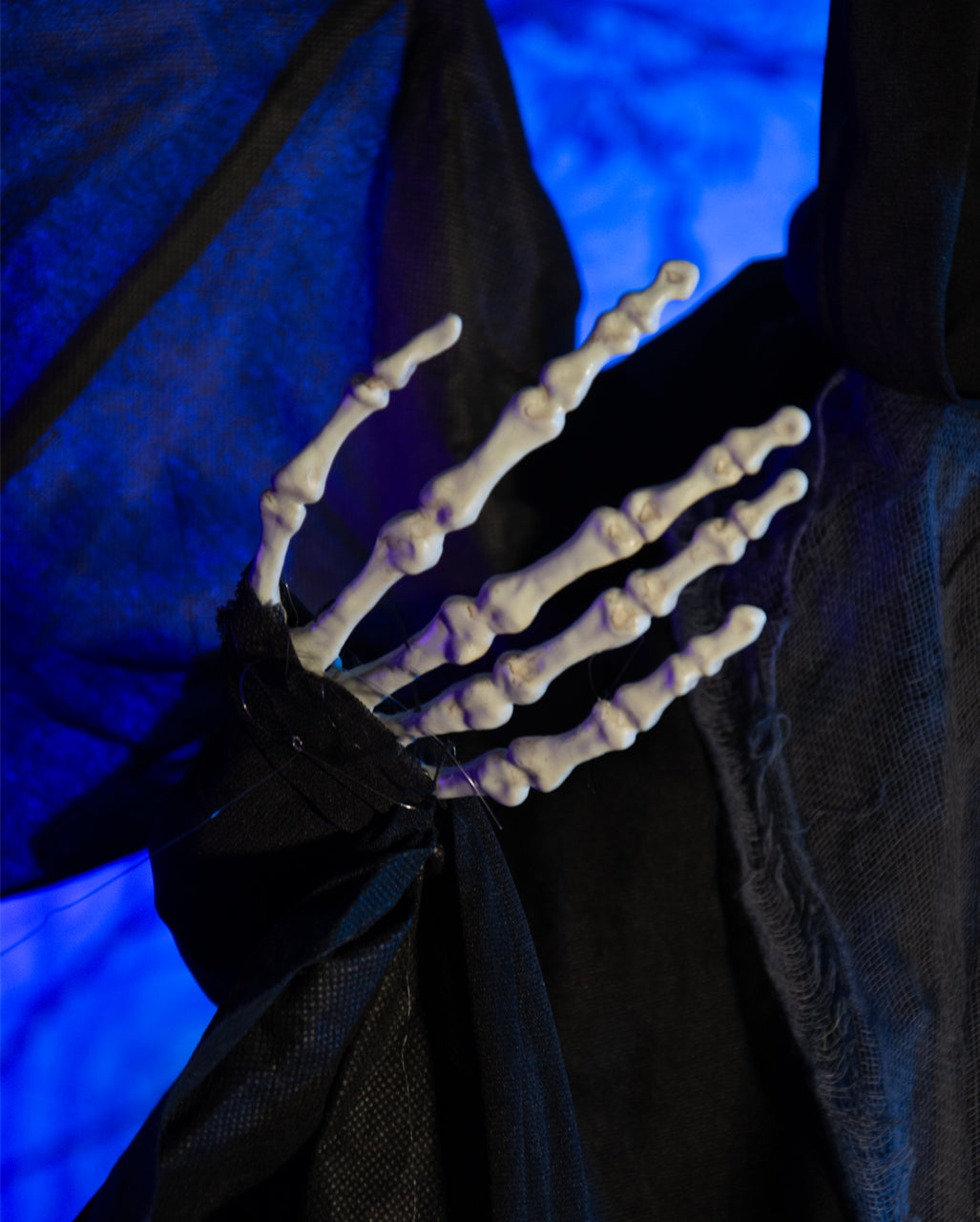 Wing-flapping Skeleton Reaper With Sound & Light 153cm