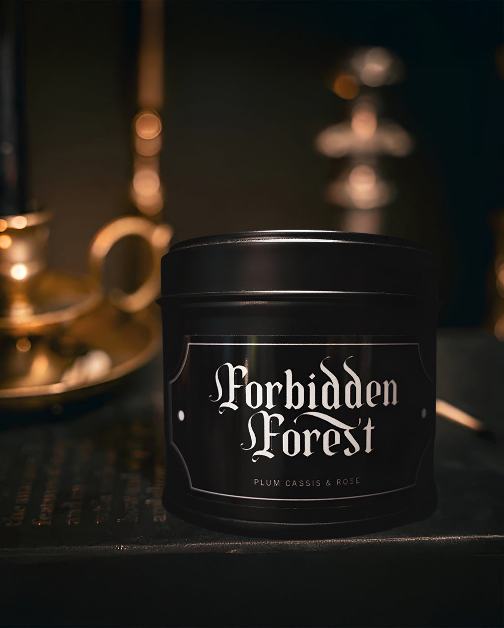 Verbotener Wald Gothic Duftkerze in schwarzer Metalldose