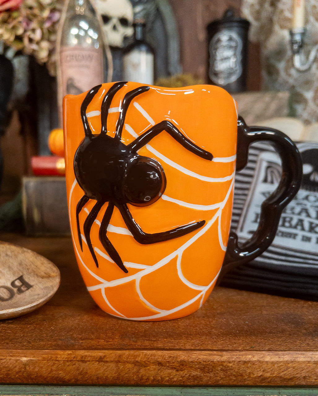 Große Halloween Tasse mit Spinne & Spinnweben 500ml