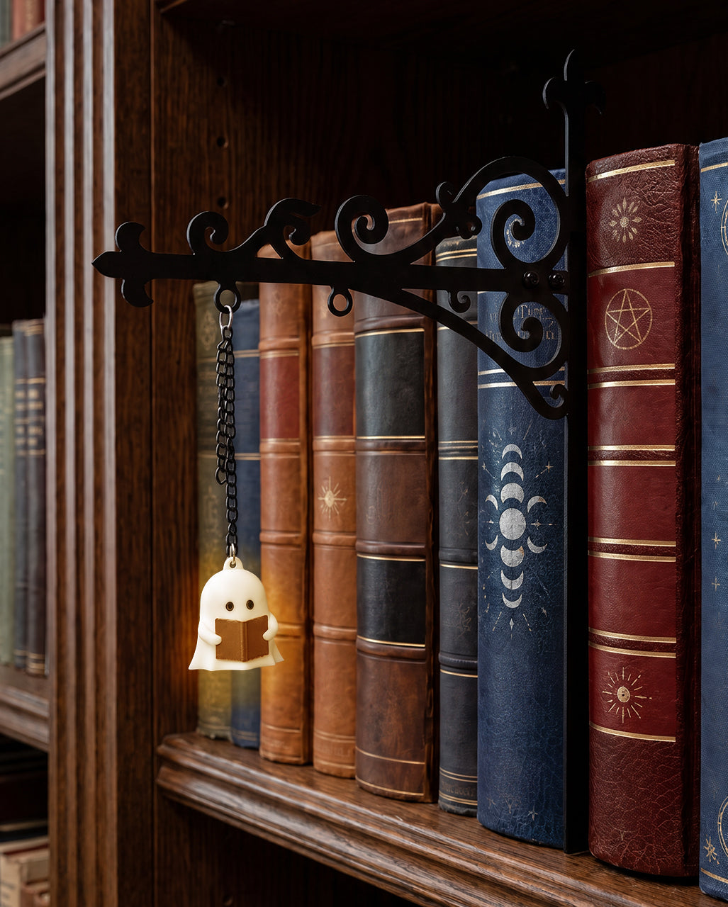 Halloween Bookshelf Lamp with Ghost & LED Lighting, 22.5 cm