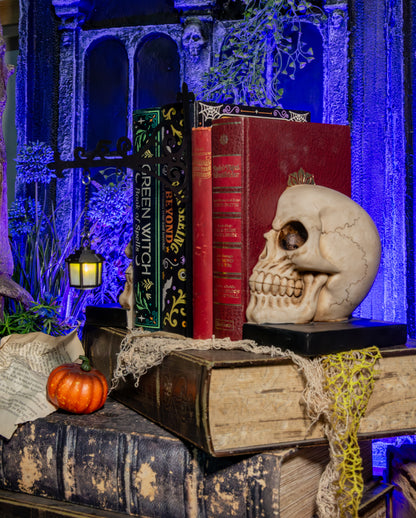 Halloween Bookshelf Lamp with Lantern & LED Lighting, 22.5 cm
