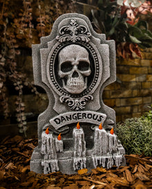 "Dangerous" Skull Grabstein Kreuz 53cm