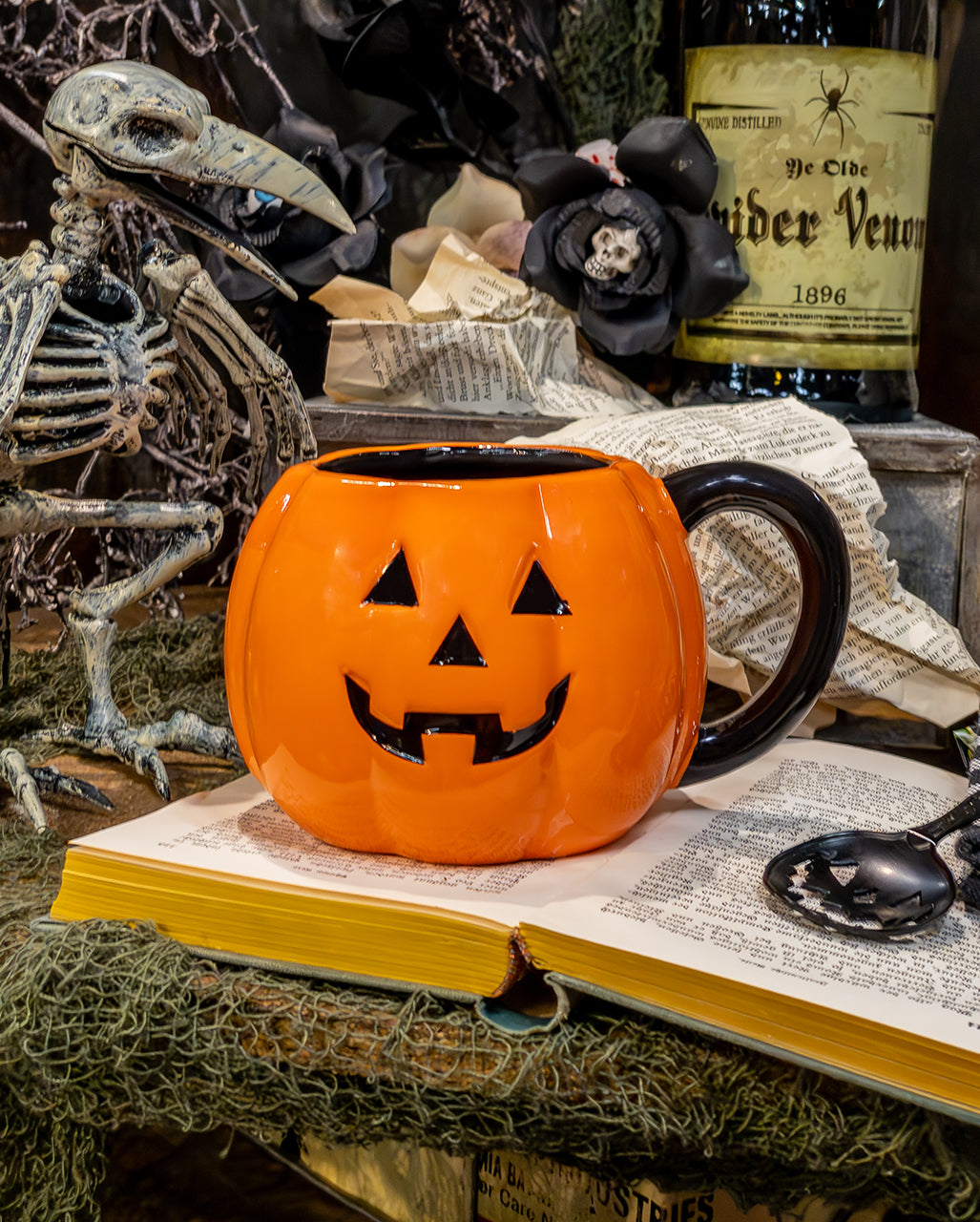 Grinsende Kürbis Tasse mit schwarzem Henkel 500ml