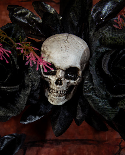 Gothic Türkranz mit Schwarzen Rosen & Totenköpfen 44cm Ø