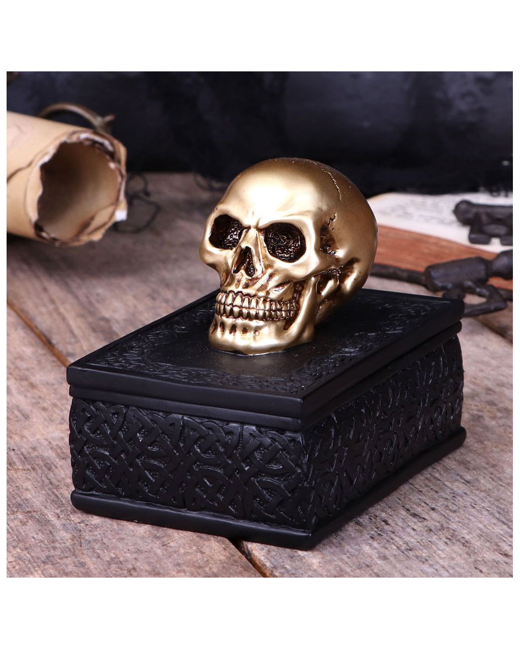 Keltische Box mit Goldenem Totenkopf