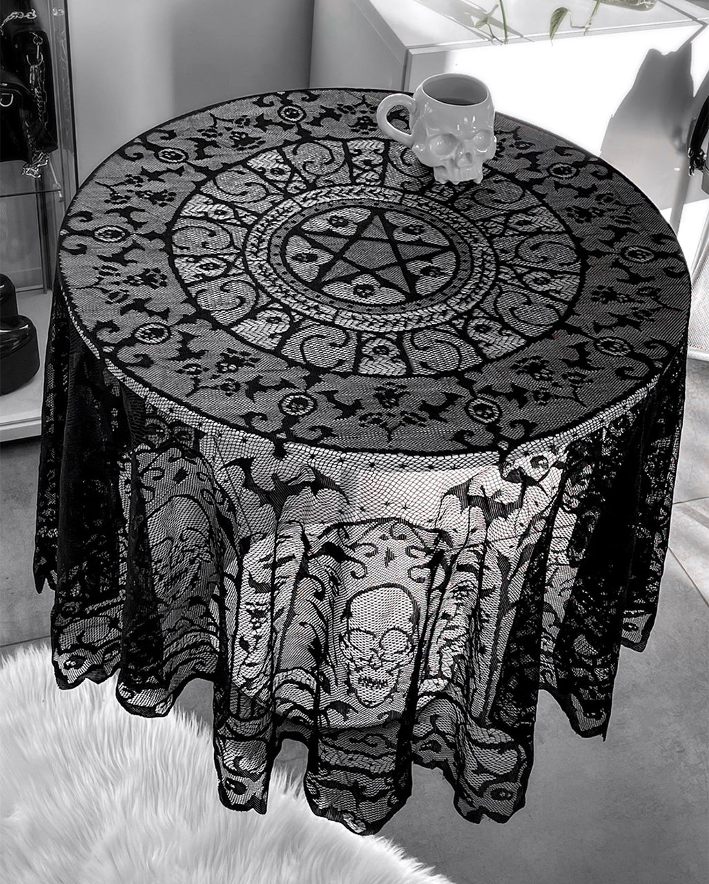 Asra Spitzen Tischdecke KILLSTAR