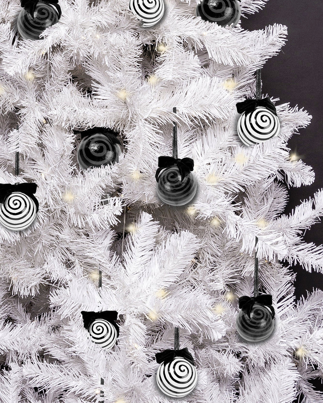 Downward Spiral Ornamente 4 Stk. KILLSTAR
