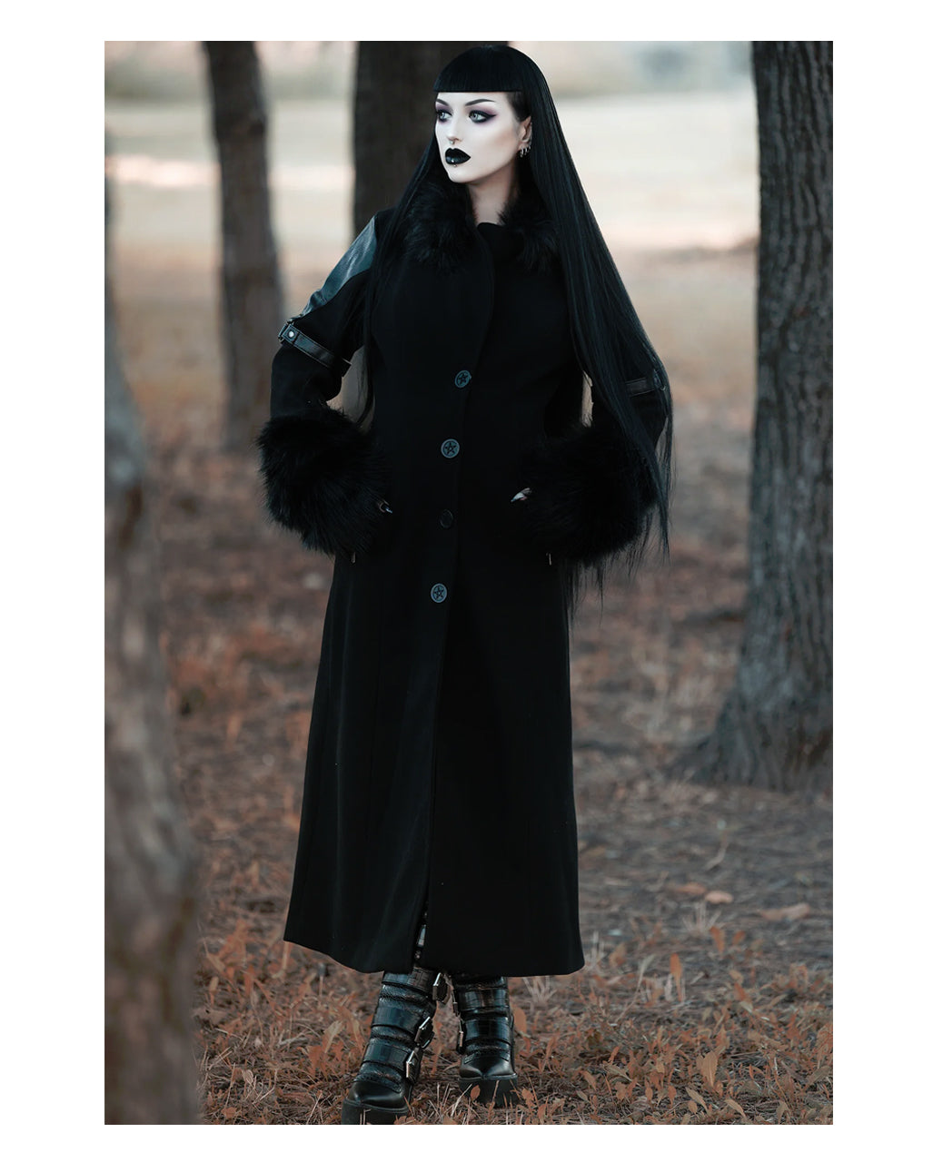 Madame Mayhem Mantel KILLSTAR
