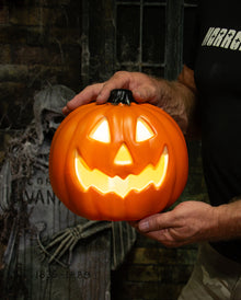 Klassischer Halloween Kürbis mit Beleuchtung 22cm
