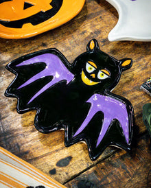 Kleiner Fledermaus Teller aus Keramik 18cm