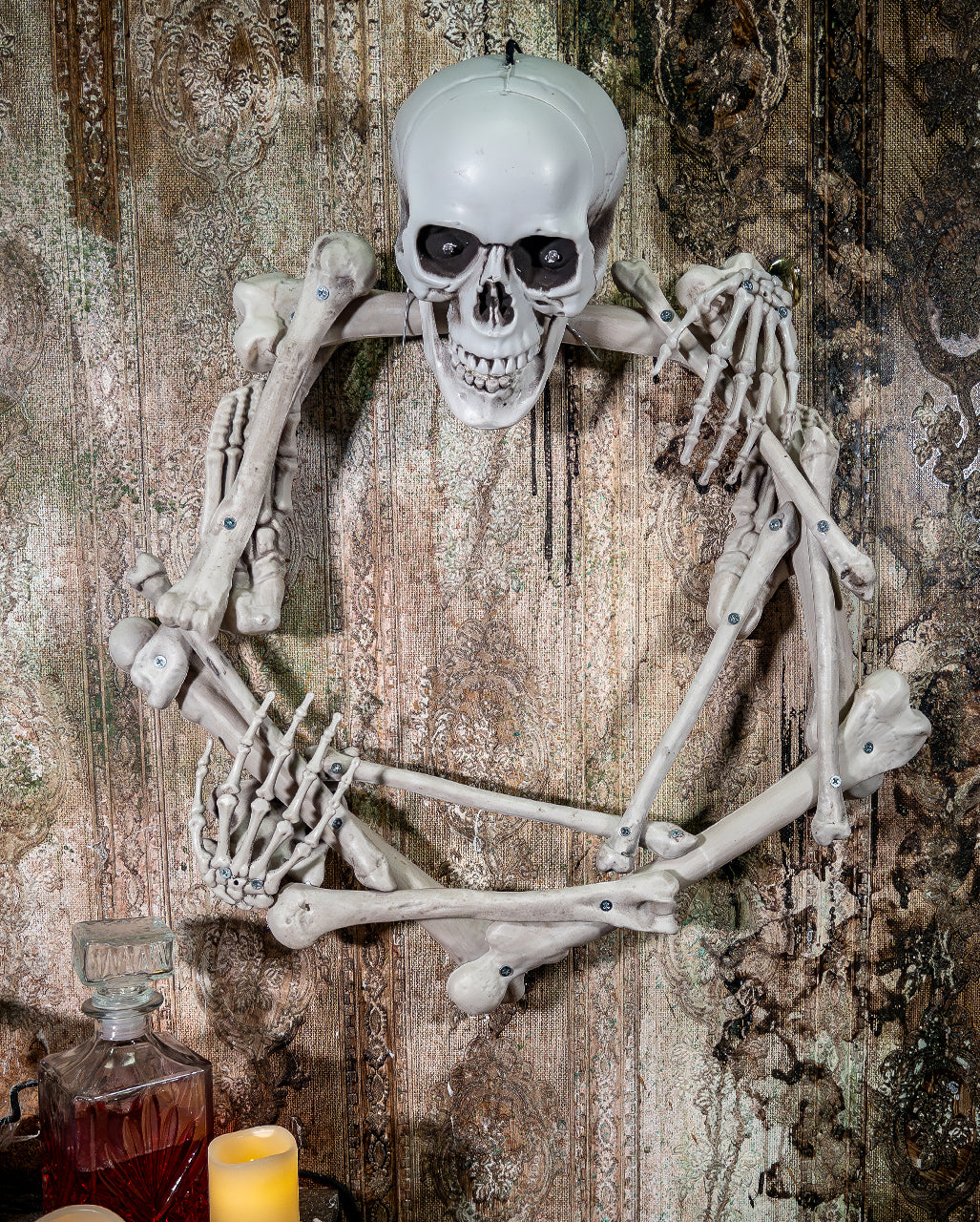 Totenkopf & Knochen Türkranz mit LED Augen 65cm