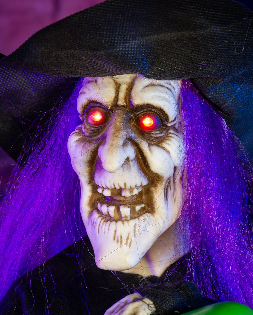 Morgatha die Zaubertrank Hexe Halloween Animatronic 40cm
