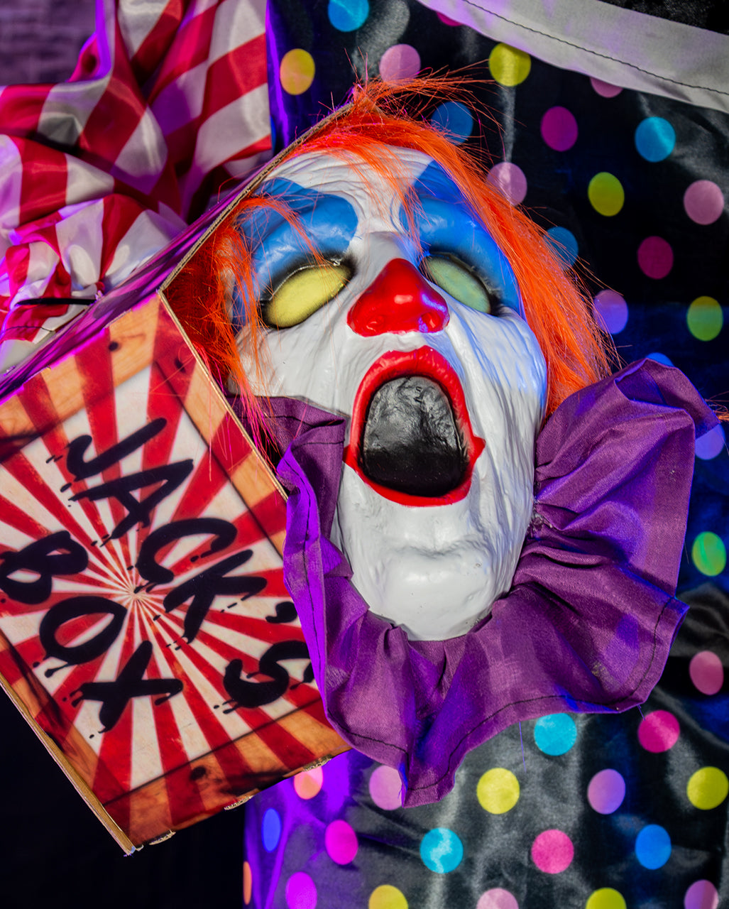 Mr. Smiles Horrorclown Animatronic mit Schockeffekt 172cm