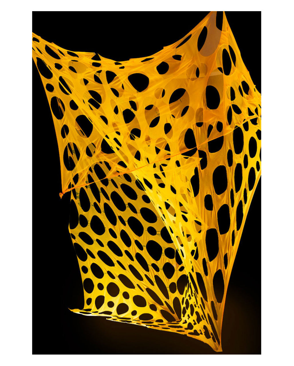 Neon-Oranger Spandex Spinnennetz Stoff mit Löchern -Flammhemmend imprägniert 6 x 2,5 m