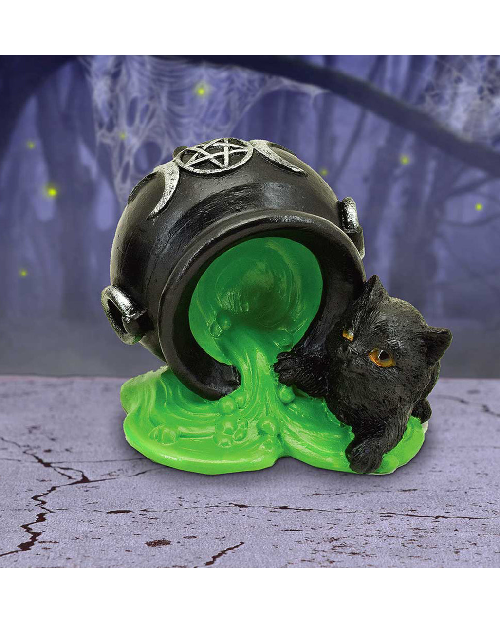 Schwarze Katze mit umgefallenem Hexenkessel 8,7cm