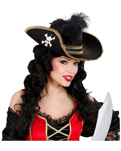 Piratenhut mit Totenkopf und Feder