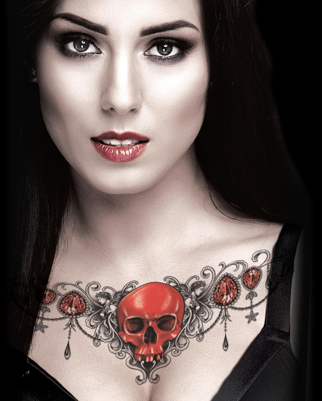 Red Ruby Totenkopf Schlüsselbein Tattoo