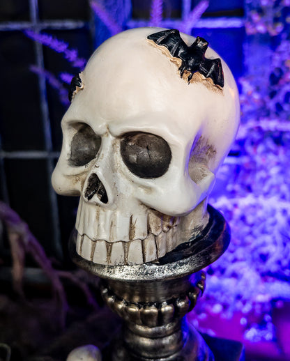 Totenkopf Urne mit Fledermäusen Dekofigur 28cm