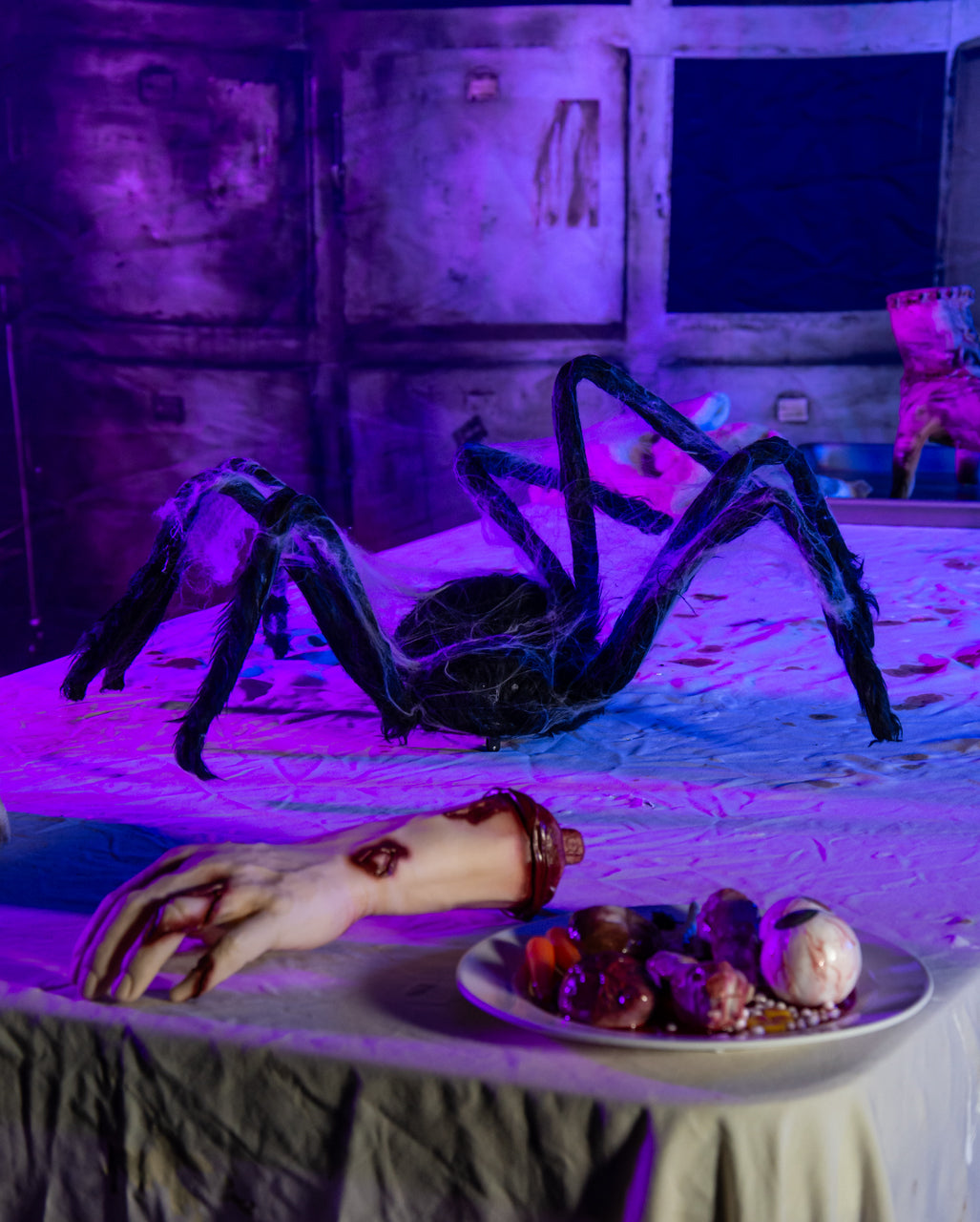 Schwarze Krabbelnde Spinne mit Licht & Ton 99cm Ø