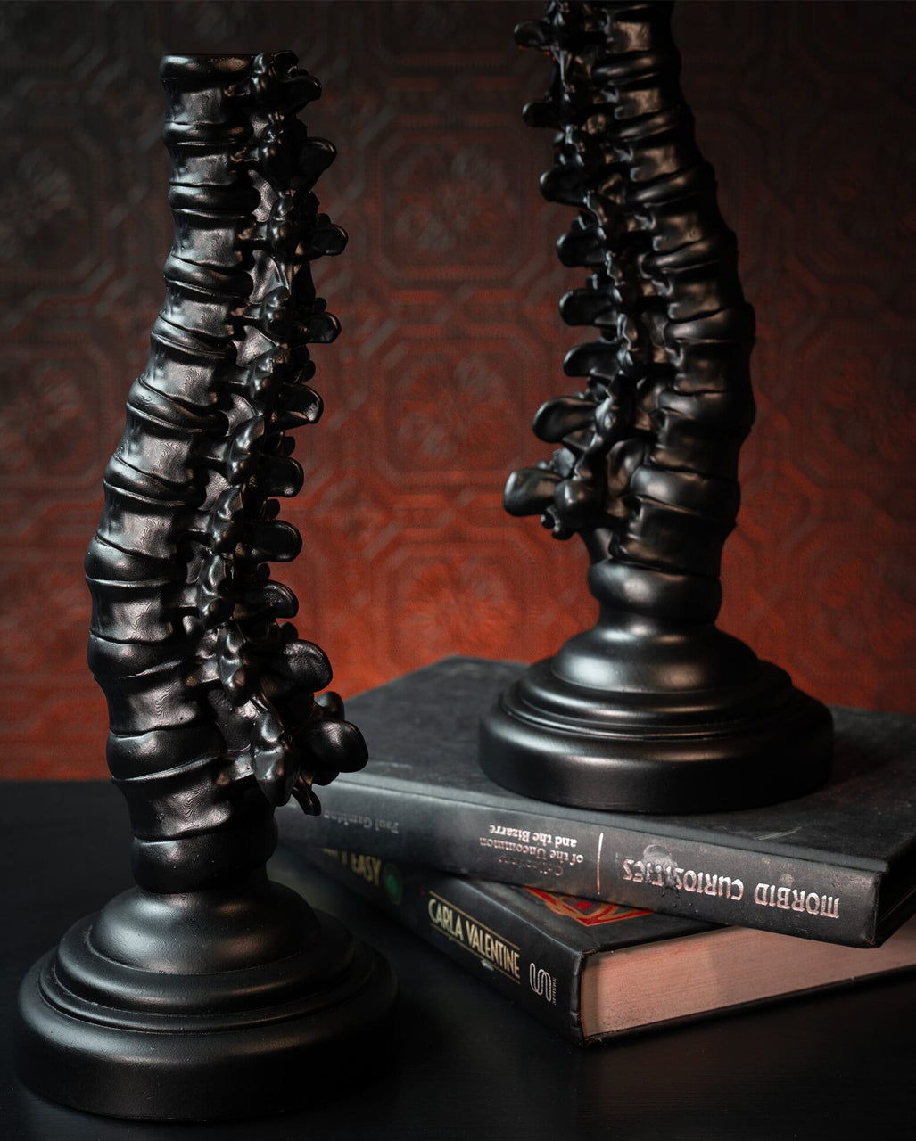 Schwarzer Wirbelsäule Gothic Kerzenständer 34cm