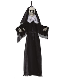 Nonne als Skelett Hängefigur