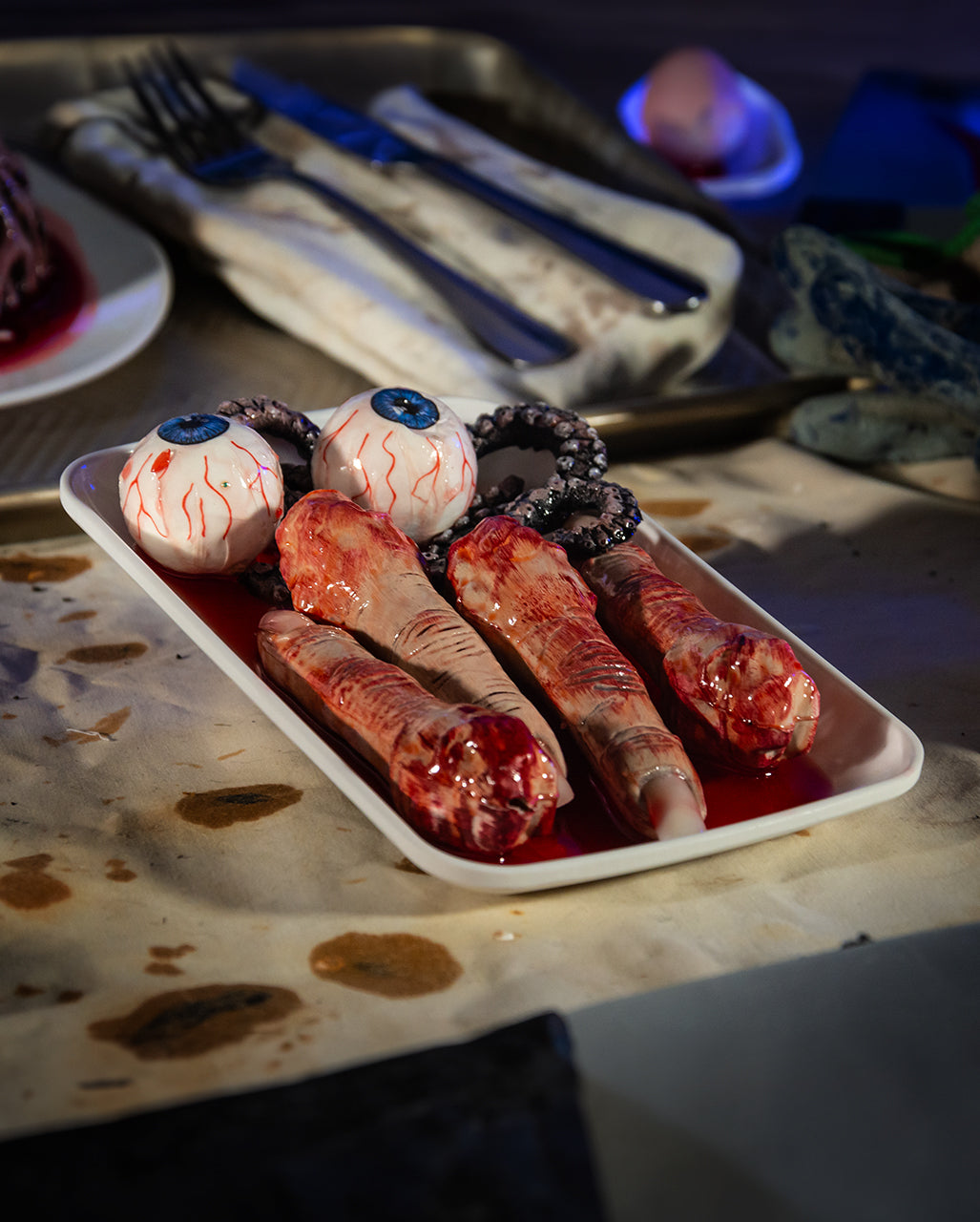 Essteller mit blutigem Frutti de Gore & Calamari 19cm