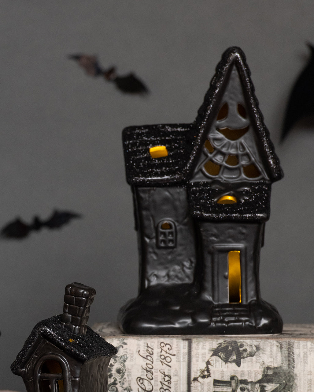Spooky Glitter Haunted House Decoration With LED
