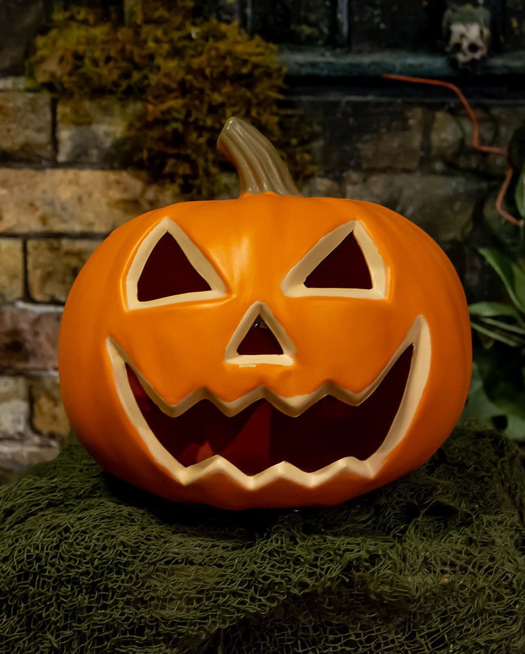 Schauriger Halloween Kürbis mit Beleuchtung 23cm