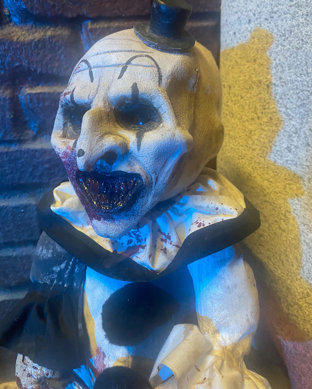 Terrifier Art The Clown Friedhofs Puppe 56cm