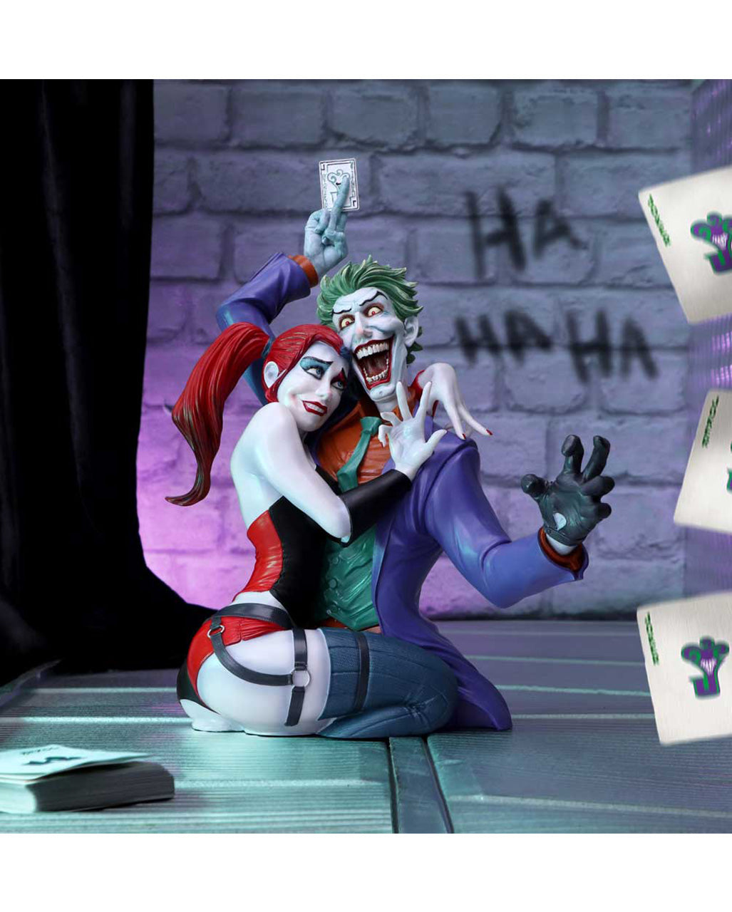 The Joker & Harley Quinn Bust 37.5cm