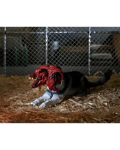 The Thing: Dog Creature Ultimate Deluxe Actionfigur 18cm
