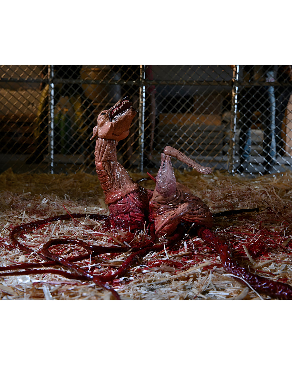 The Thing: Dog Creature Ultimate Deluxe Actionfigur 18cm