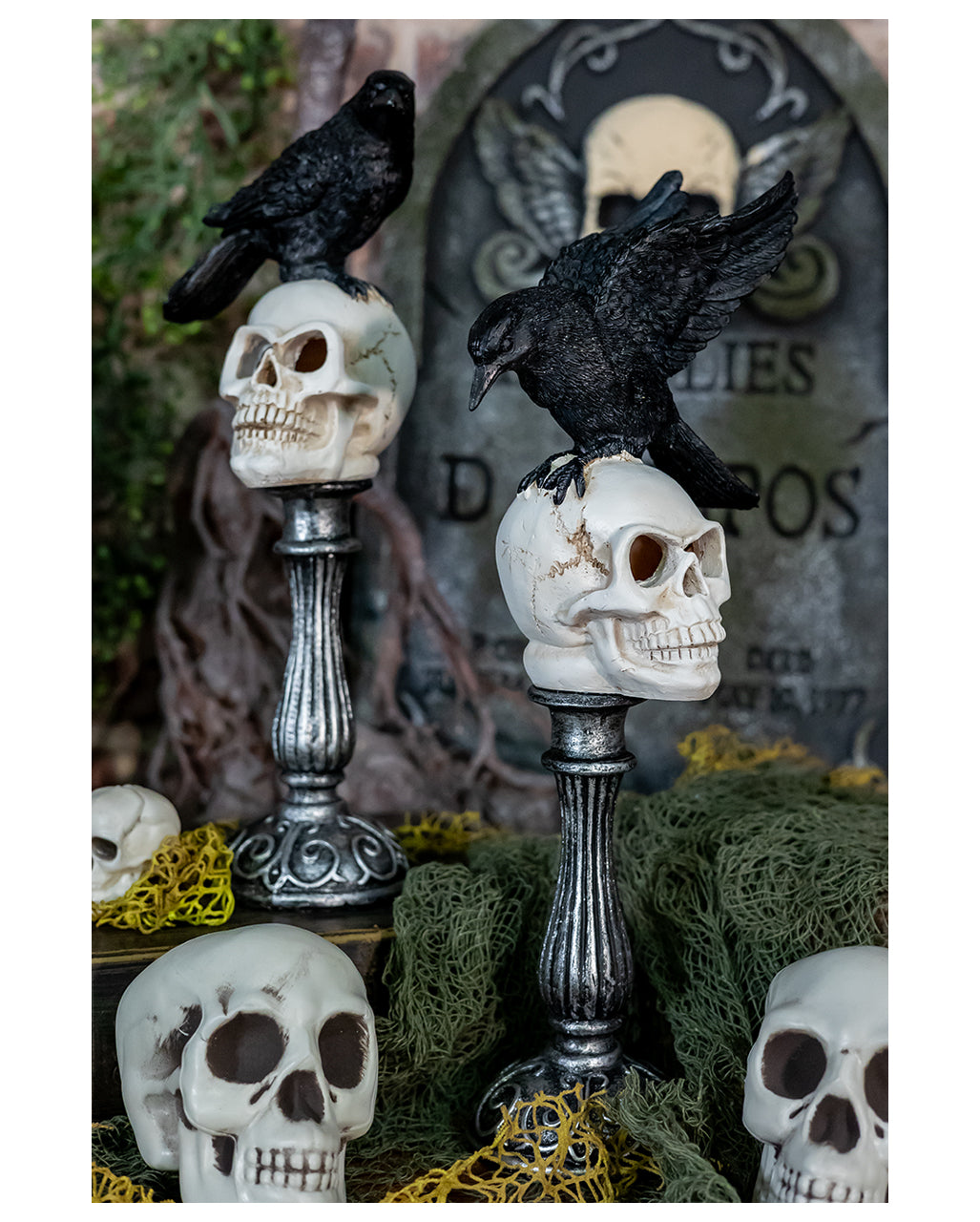 Skull Bust With Raven & LED Lighting 31cm