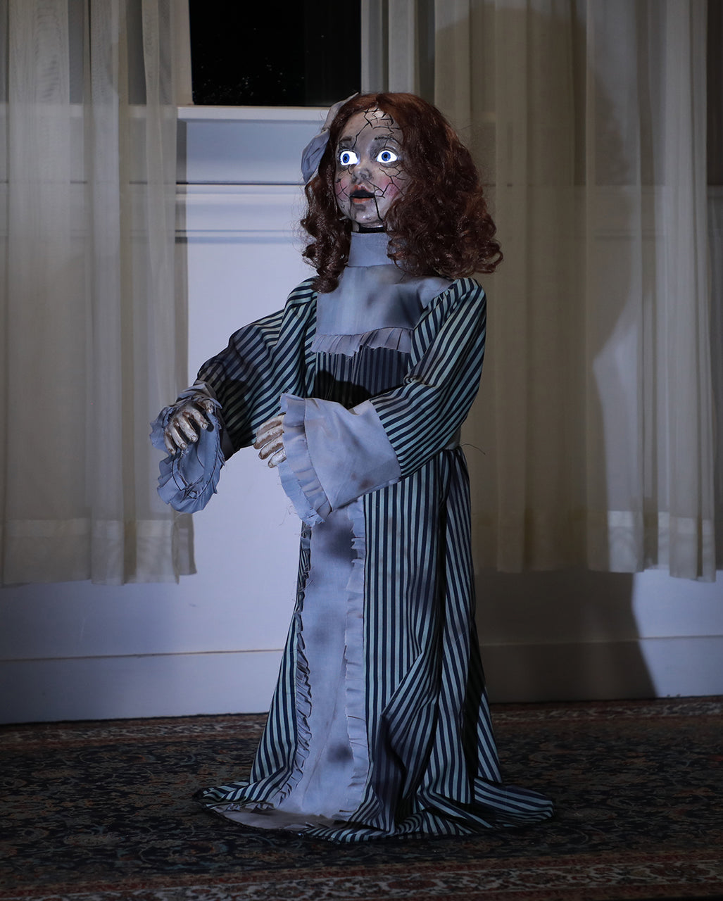 Besessene Geisterpuppe Betty Halloween Animatronic 90cm