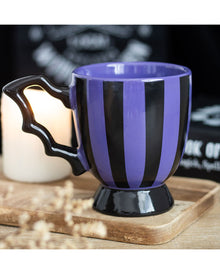 Fledermausflügel-Teetasse mit violetten Streifen