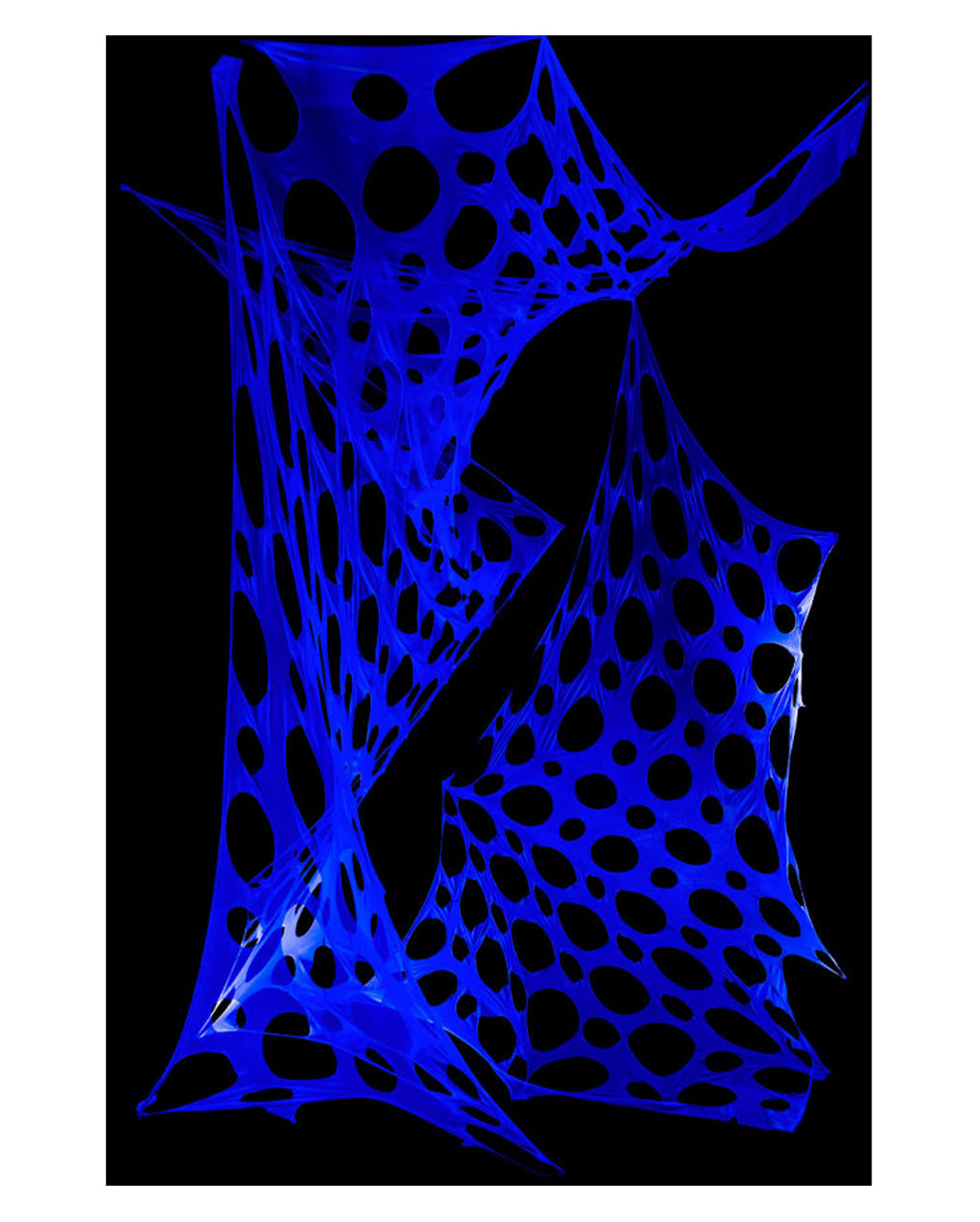 Weißer Spandex Spinnennetz Stoff mit Löchern -Flammhemmend imprägniert 6 x 2,5 m